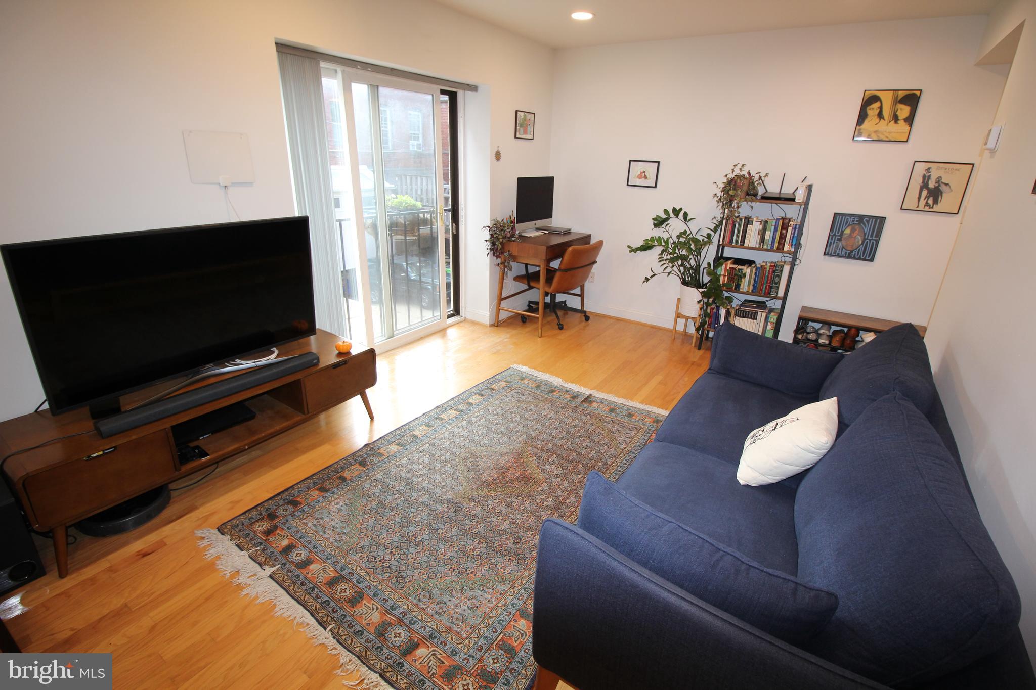 2630 Adams Mill Road Northwest, Unit 108 Washington, DC 20009 - Photo 4 of 16 Main living area