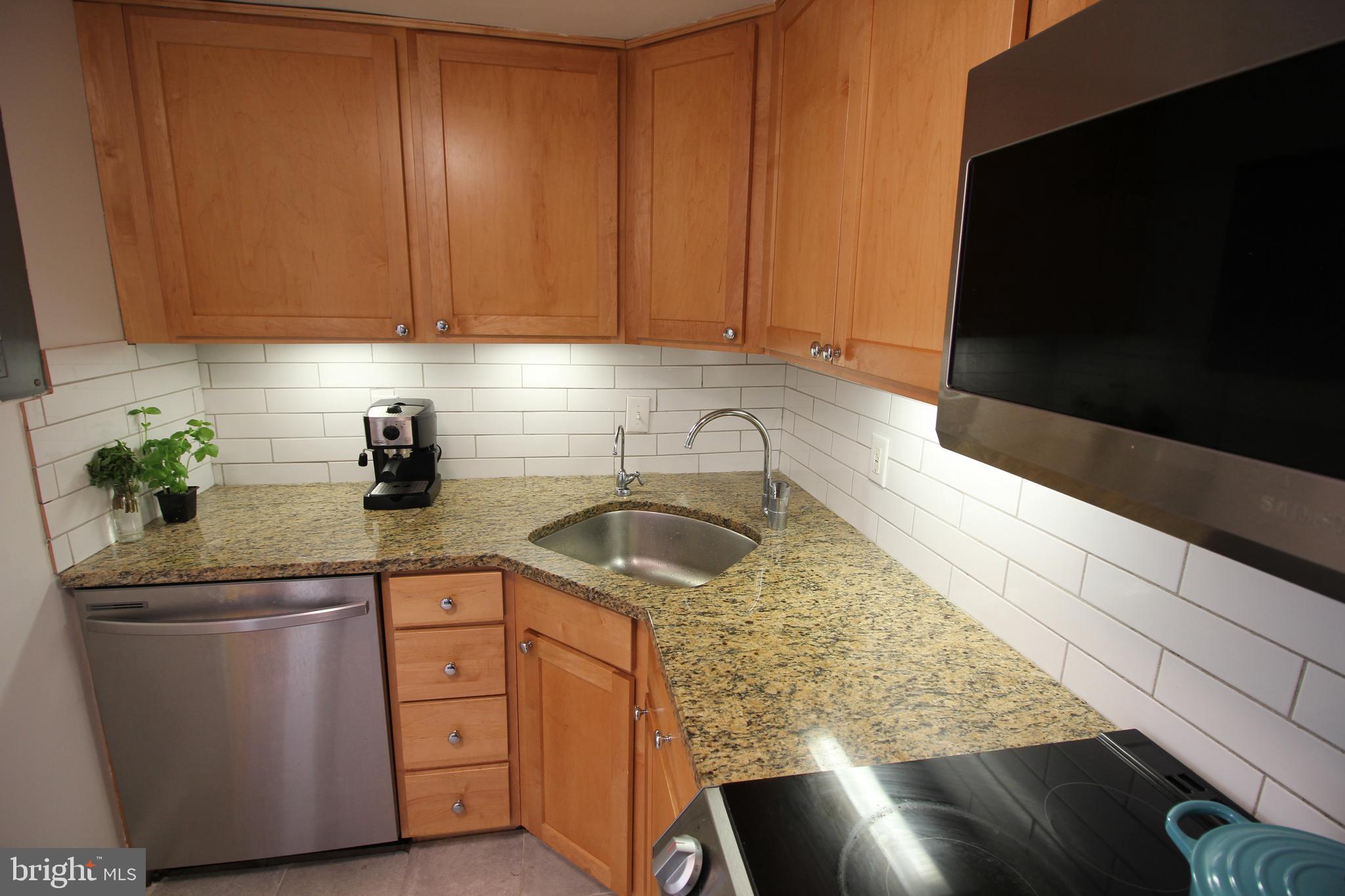 2630 Adams Mill Road Northwest, Unit 108 Washington, DC 20009 - Photo 7 of 16 Under-cabinet lighting