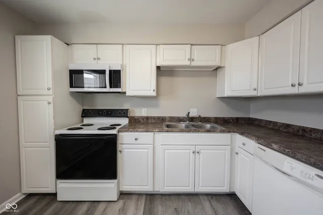 $1,129 | 140 Maple Park Drive, Unit 3, Westfield, IN 46074