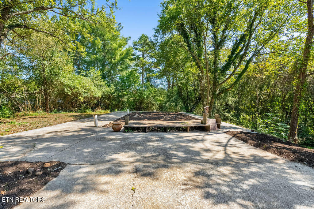 1218 Hitch Road Maryville, TN 37804 - Photo 14 of 48 Back Patio off Den