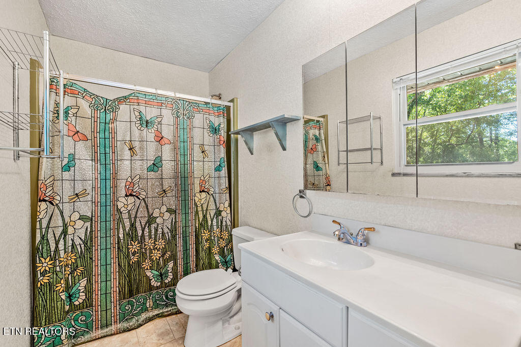 1218 Hitch Road Maryville, TN 37804 - Photo 35 of 57 Master Bath