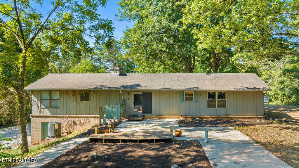 1218 Hitch Road Maryville, TN 37804 - Photo 4 of 48 Back Patio