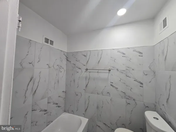 $1,250 | 5832 North Mascher Street, Philadelphia, PA 19120