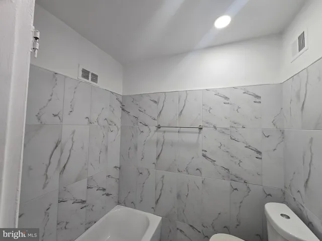 $1,250 | 5832 North Mascher Street, Philadelphia, PA 19120