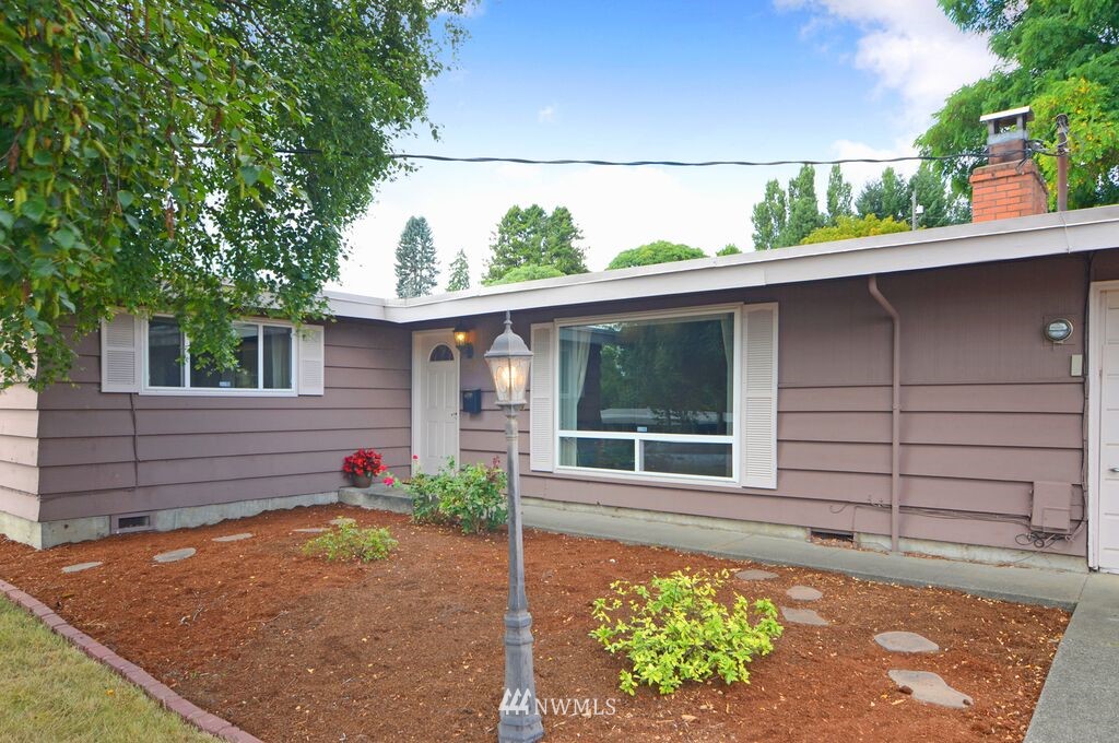 334 East 28th Street Bremerton, WA 98310 - Photo 2 of 21 Gallery Image 2