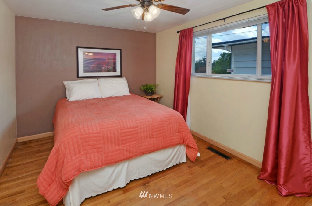334 East 28th Street Bremerton, WA 98310 - Photo 13 of 21 Gallery Image 13