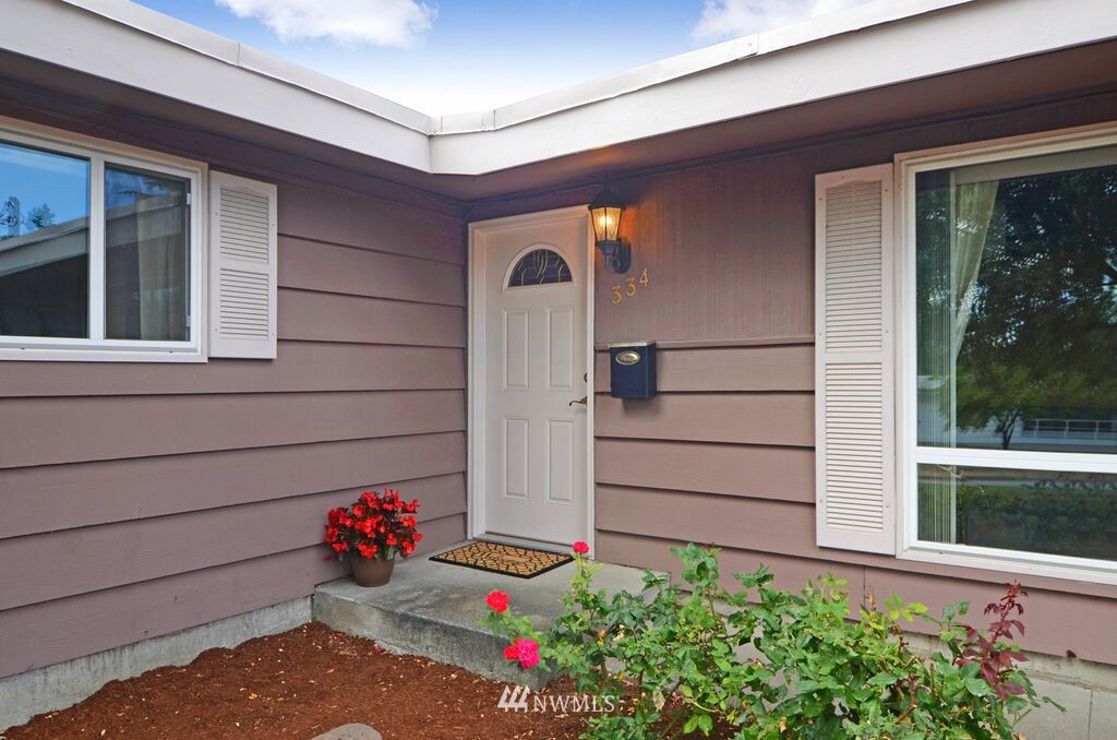 334 East 28th Street Bremerton, WA 98310 - Photo 3 of 21 Gallery Image 3