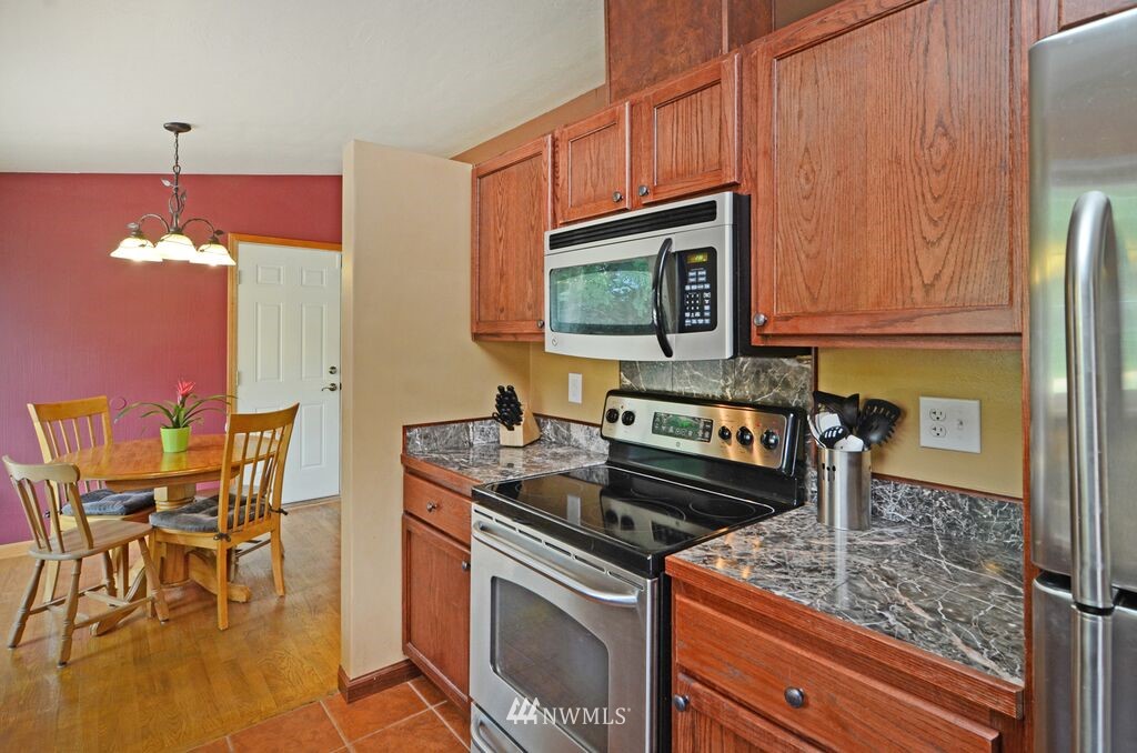 334 East 28th Street Bremerton, WA 98310 - Photo 8 of 21 Gallery Image 8
