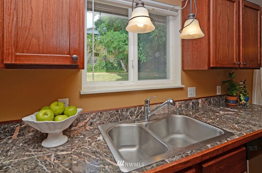 334 East 28th Street Bremerton, WA 98310 - Photo 9 of 21 Gallery Image 9