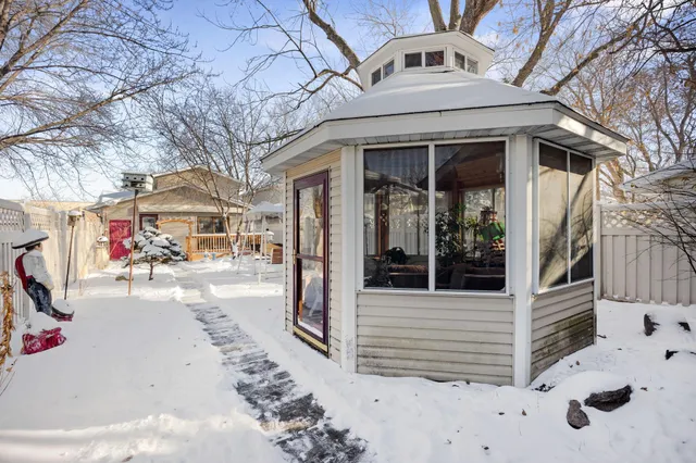 $275,000 | 217 Beech Street, Chaska, MN 55318