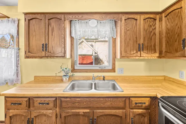 $275,000 | 217 Beech Street, Chaska, MN 55318