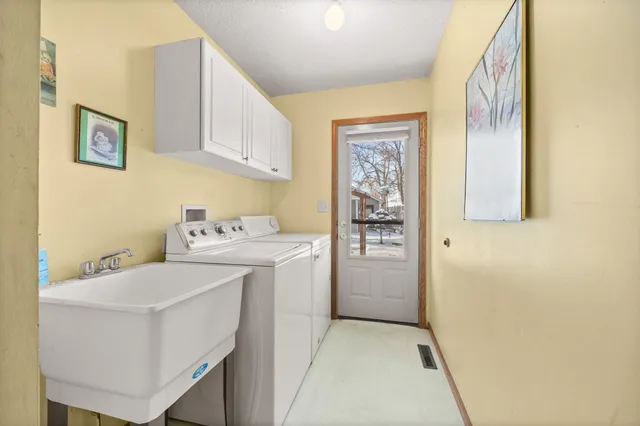 $275,000 | 217 Beech Street, Chaska, MN 55318