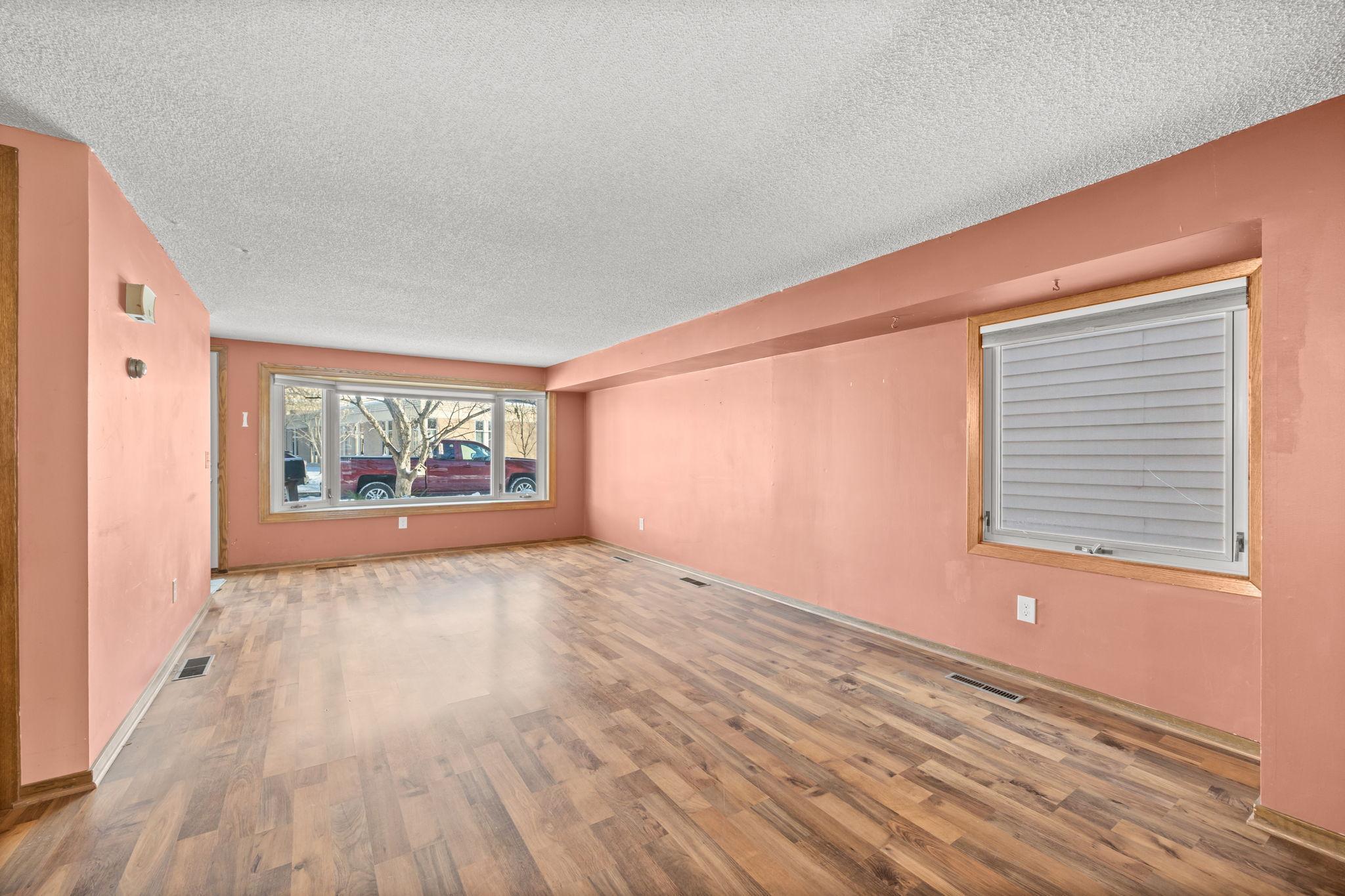 217 Beech Street Chaska, MN 55318 - Photo 10 of 25