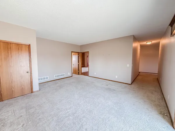 $347,000 | 2953 9th Avenue Southeast, Willmar, MN 56201