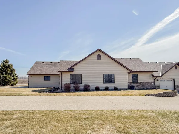 $347,000 | 2953 9th Avenue Southeast, Willmar, MN 56201