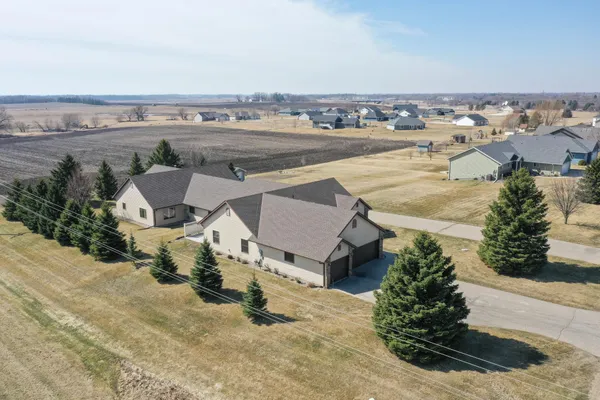 $347,000 | 2953 9th Avenue Southeast, Willmar, MN 56201