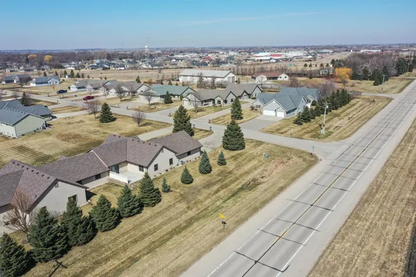 $347,000 | 2953 9th Avenue Southeast, Willmar, MN 56201