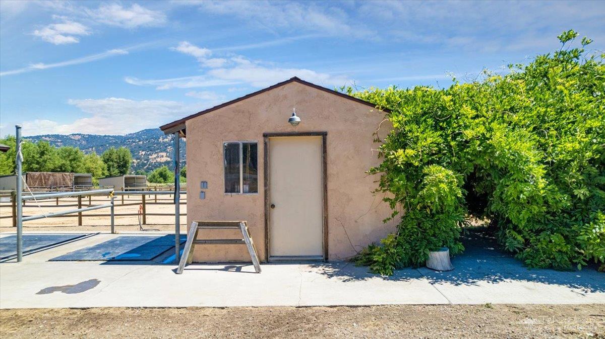 29801 South Lower Valley Road Tehachapi, CA 93561 - Photo 57 of 69 Gallery Image 57