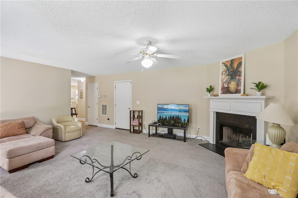 1586 Rice Square Lithonia, GA 30058 - Photo 8 of 24