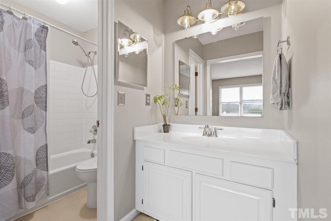 6909 Saxby Court Raleigh, NC 27613 - Photo 14 of 30