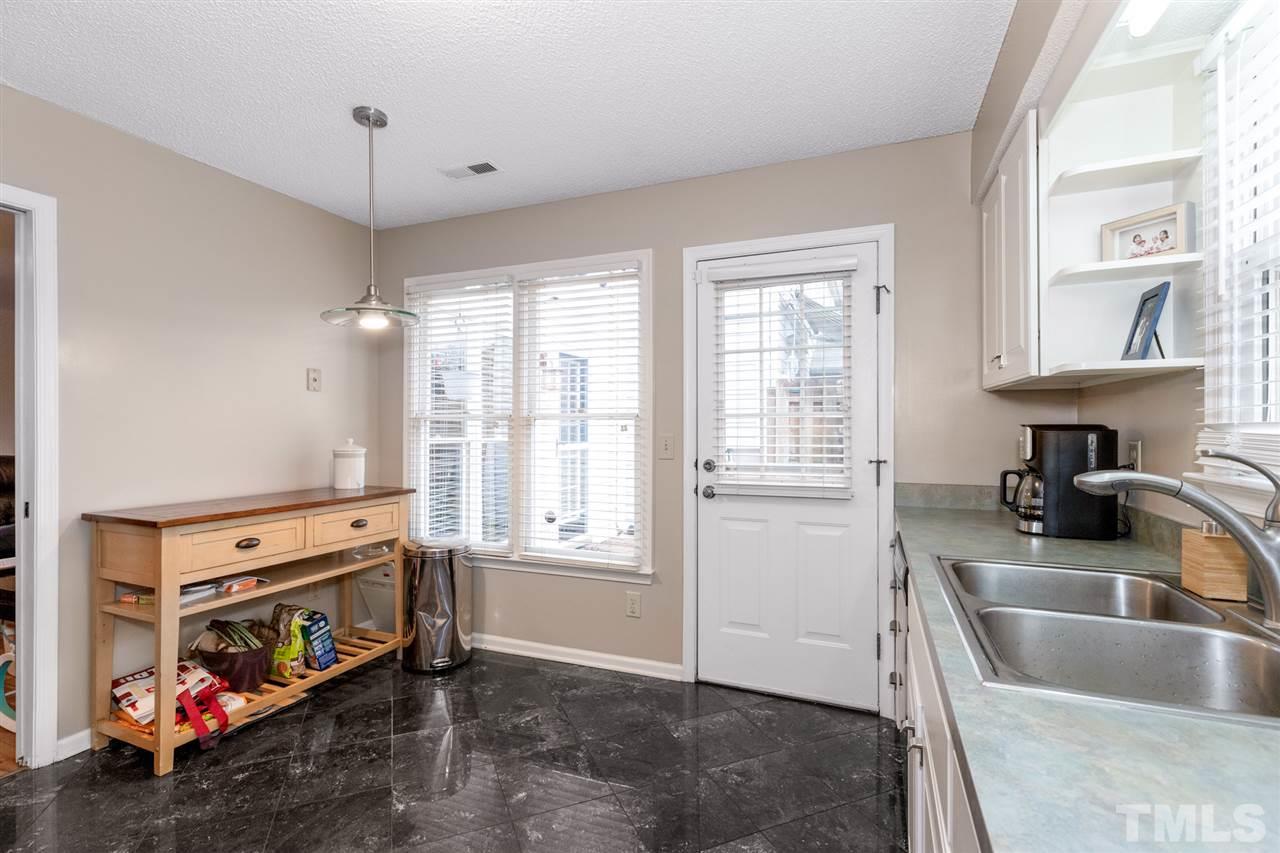6909 Saxby Court Raleigh, NC 27613 - Photo 5 of 30