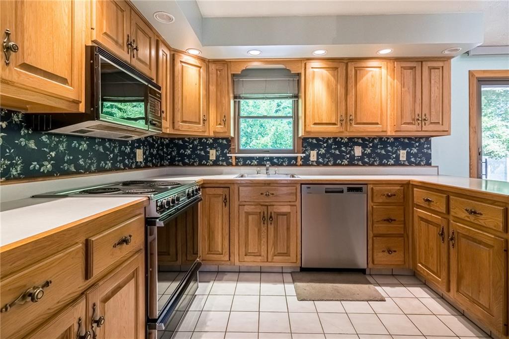 1312 Greenhill Rd Extension Pittsburgh, PA 15209 - Photo 6 of 25