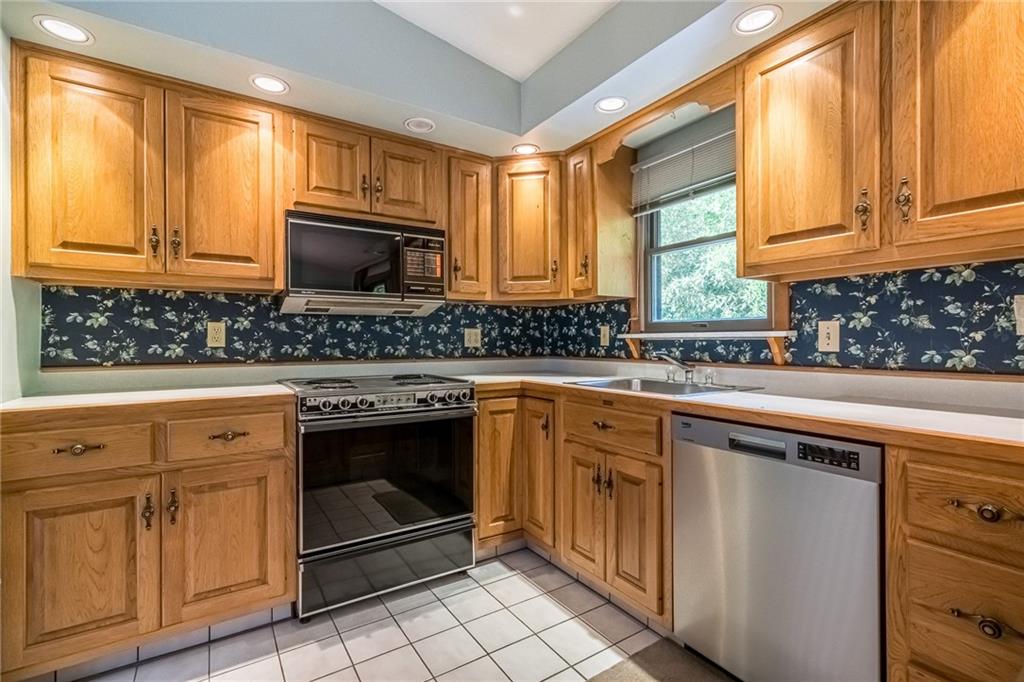 1312 Greenhill Rd Extension Pittsburgh, PA 15209 - Photo 9 of 25