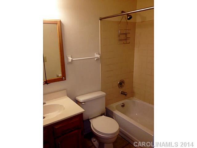 19827 Henderson Road, Unit M Cornelius, NC 28031 - Photo 5 of 12 Gallery Image 5