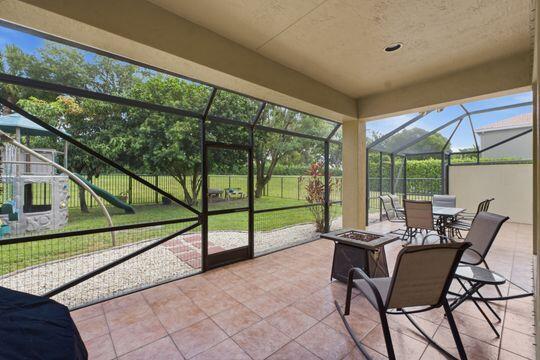 11131 Laurel Walk Road Wellington, FL 33449 - Photo 34 of 41 Patio