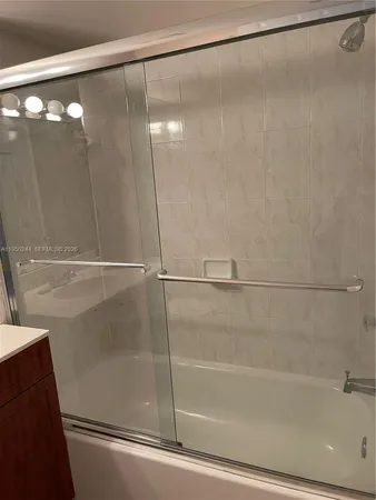 $2,200 | 4785 Southwest 62nd Avenue, Unit 101, Davie, FL 33314