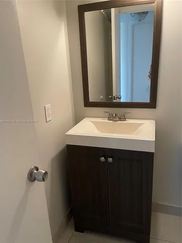 $2,200 | 4785 Southwest 62nd Avenue, Unit 101, Davie, FL 33314