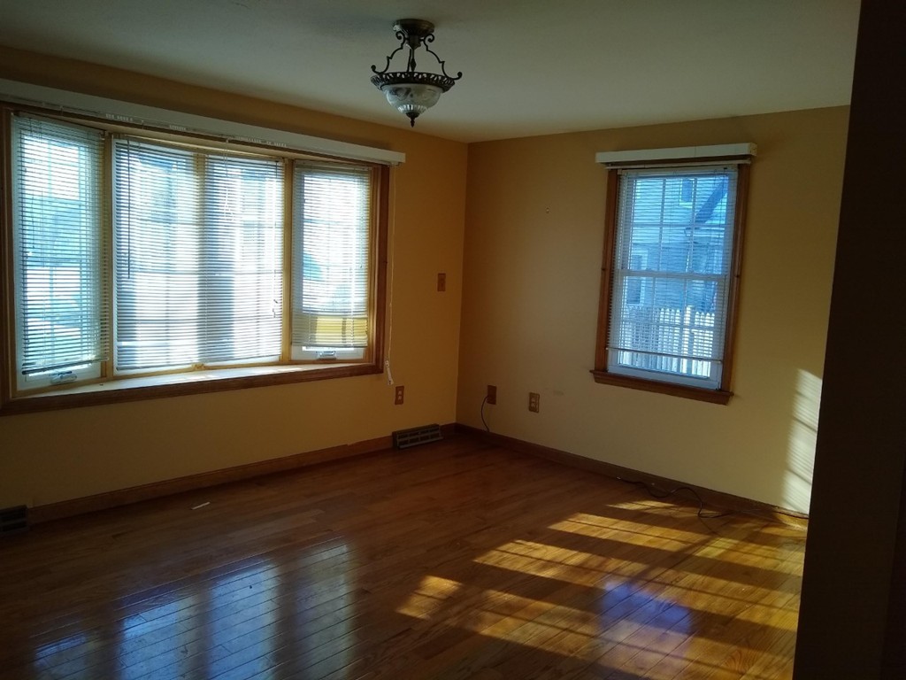 165 Mammoth Road Lowell, MA 01854 - Photo 7 of 17