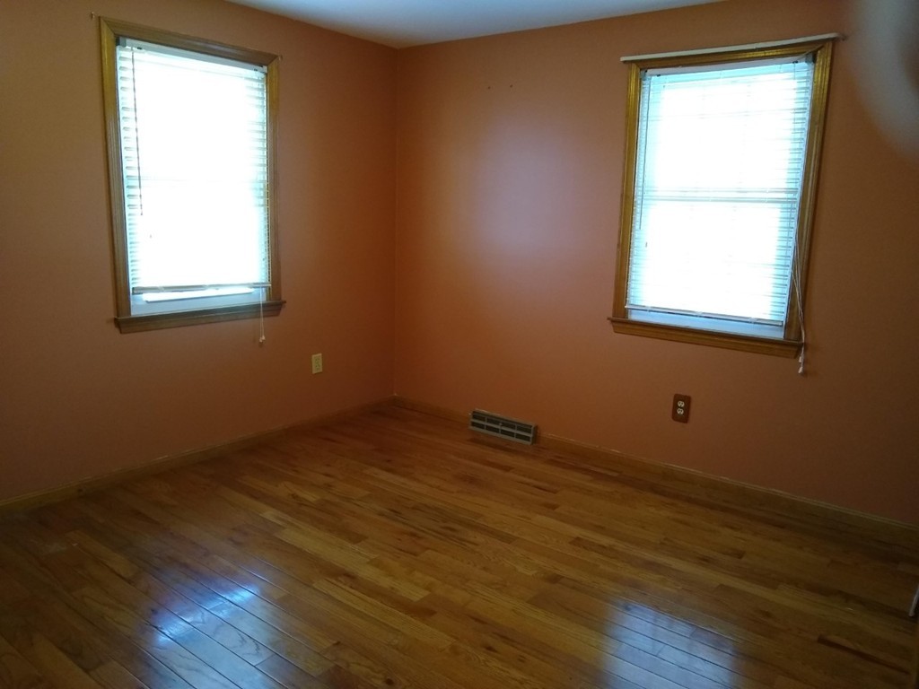 165 Mammoth Road Lowell, MA 01854 - Photo 9 of 17