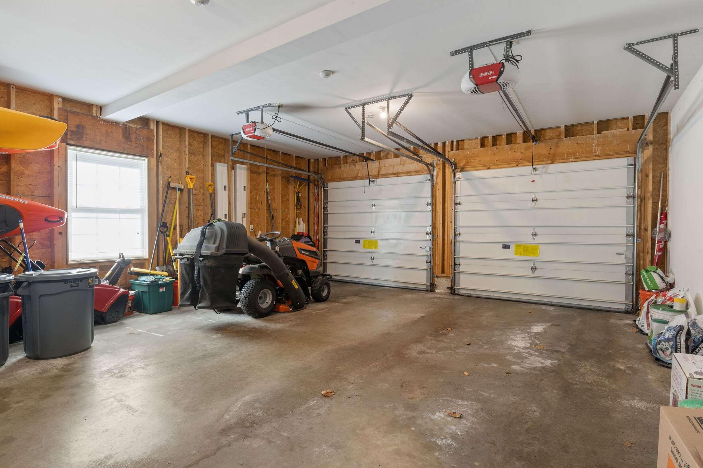 21 North Village Road York, ME 03902 - Photo 26 of 35 Garage