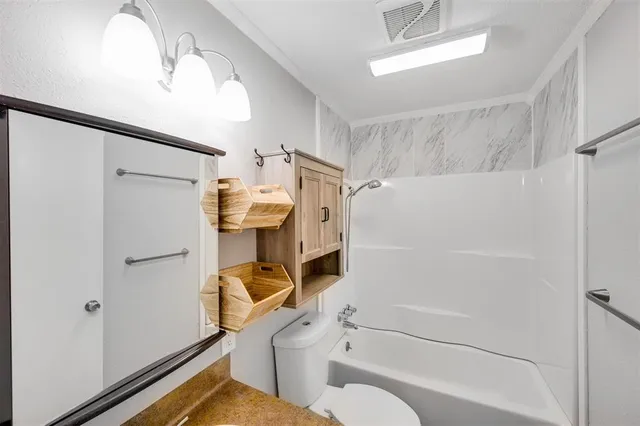 $166,000 | 130 Wright Drive, Blossom, TX 75416