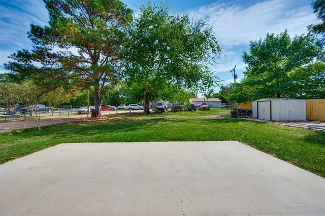$166,000 | 130 Wright Drive, Blossom, TX 75416