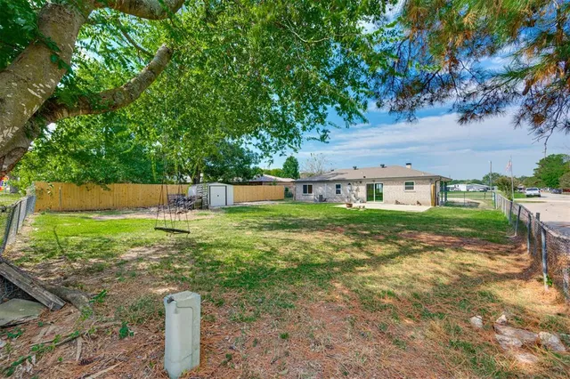 $166,000 | 130 Wright Drive, Blossom, TX 75416