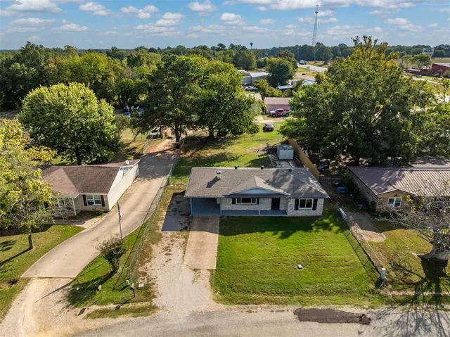 $166,000 | 130 Wright Drive, Blossom, TX 75416