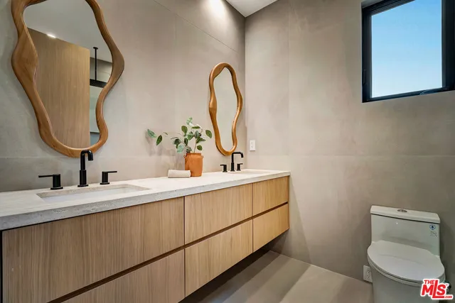 $3,326,000 | 12307 Collins Street, Valley Village, CA 91607