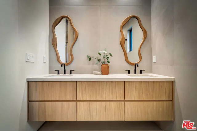 $3,326,000 | 12307 Collins Street, Valley Village, CA 91607