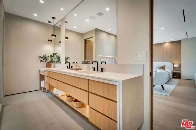 $3,326,000 | 12307 Collins Street, Valley Village, CA 91607