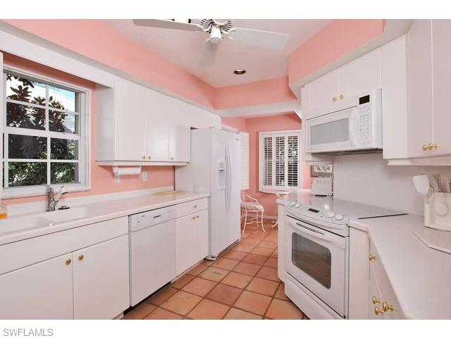 826 Rue Deville Naples, FL 34108 - Photo 4 of 19 Gallery Image 4