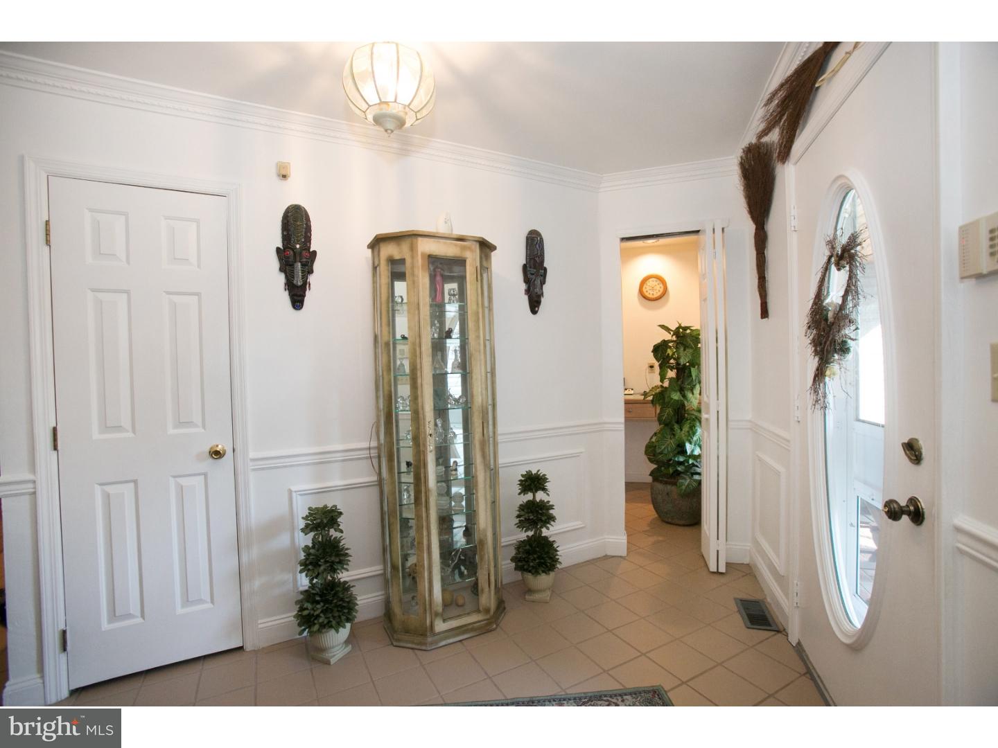 630 Davis Road Cheltenham, PA 19012 - Photo 2 of 25 Foyer