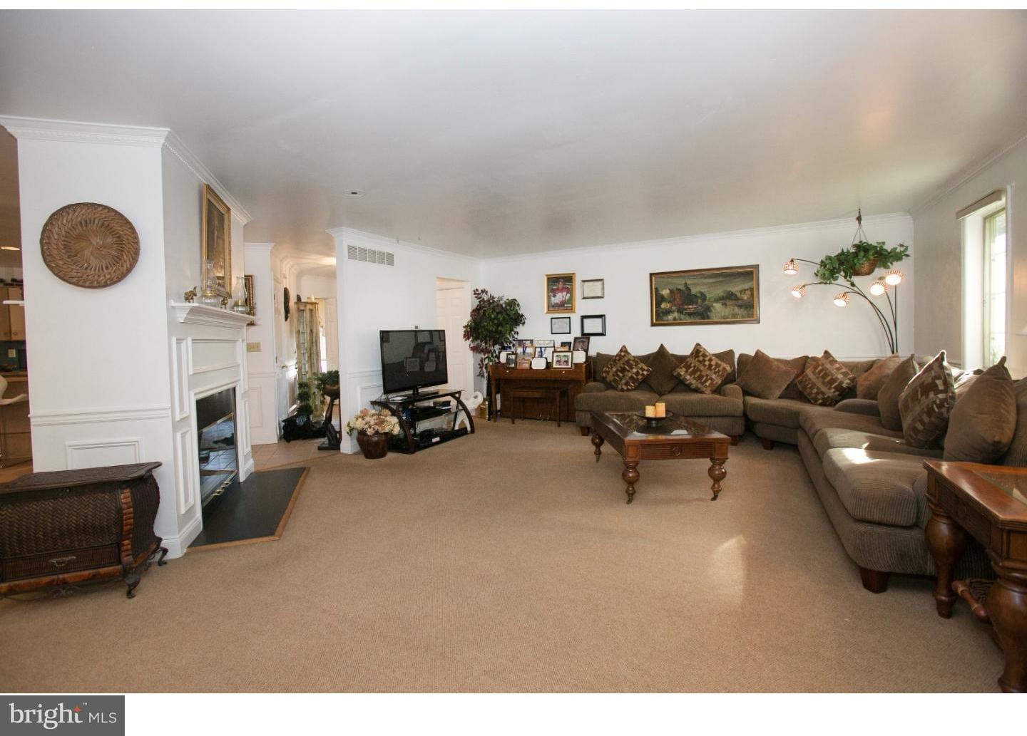 630 Davis Road Cheltenham, PA 19012 - Photo 3 of 25 Living Room