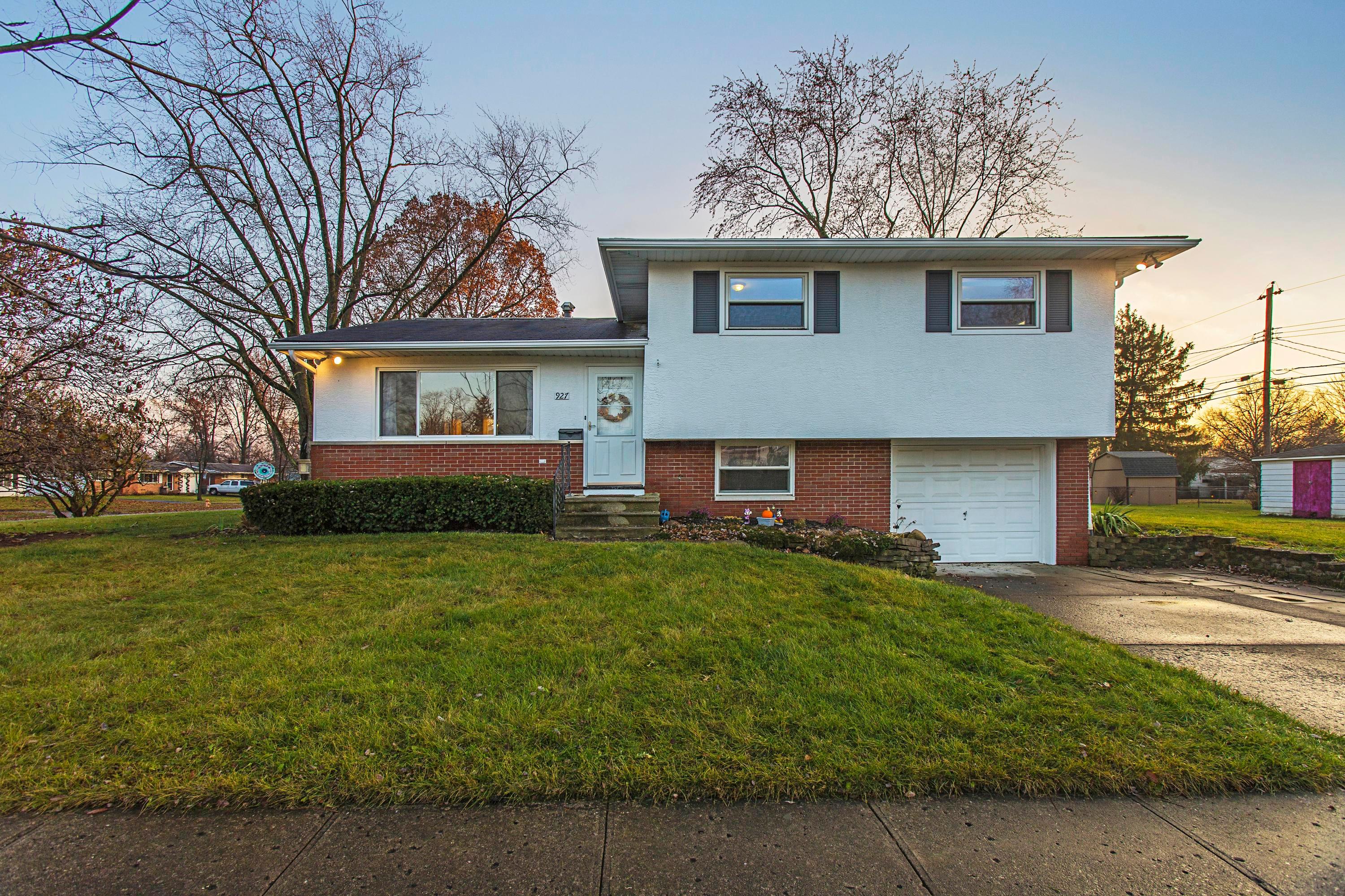 927 Garvey Road Columbus, OH 43229 - Photo 1 of 19 Gallery Image 1