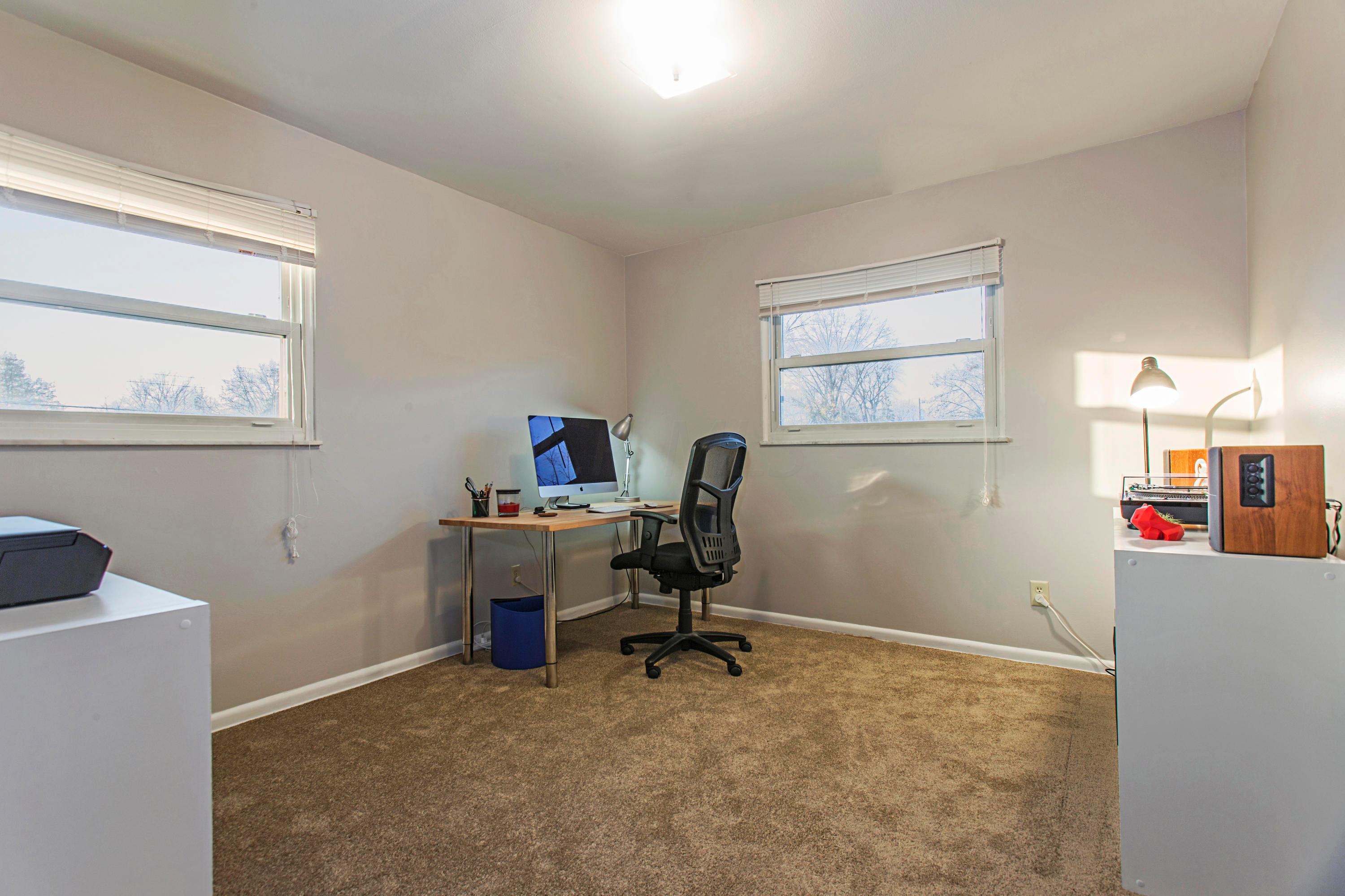 927 Garvey Road Columbus, OH 43229 - Photo 11 of 19 Gallery Image 11