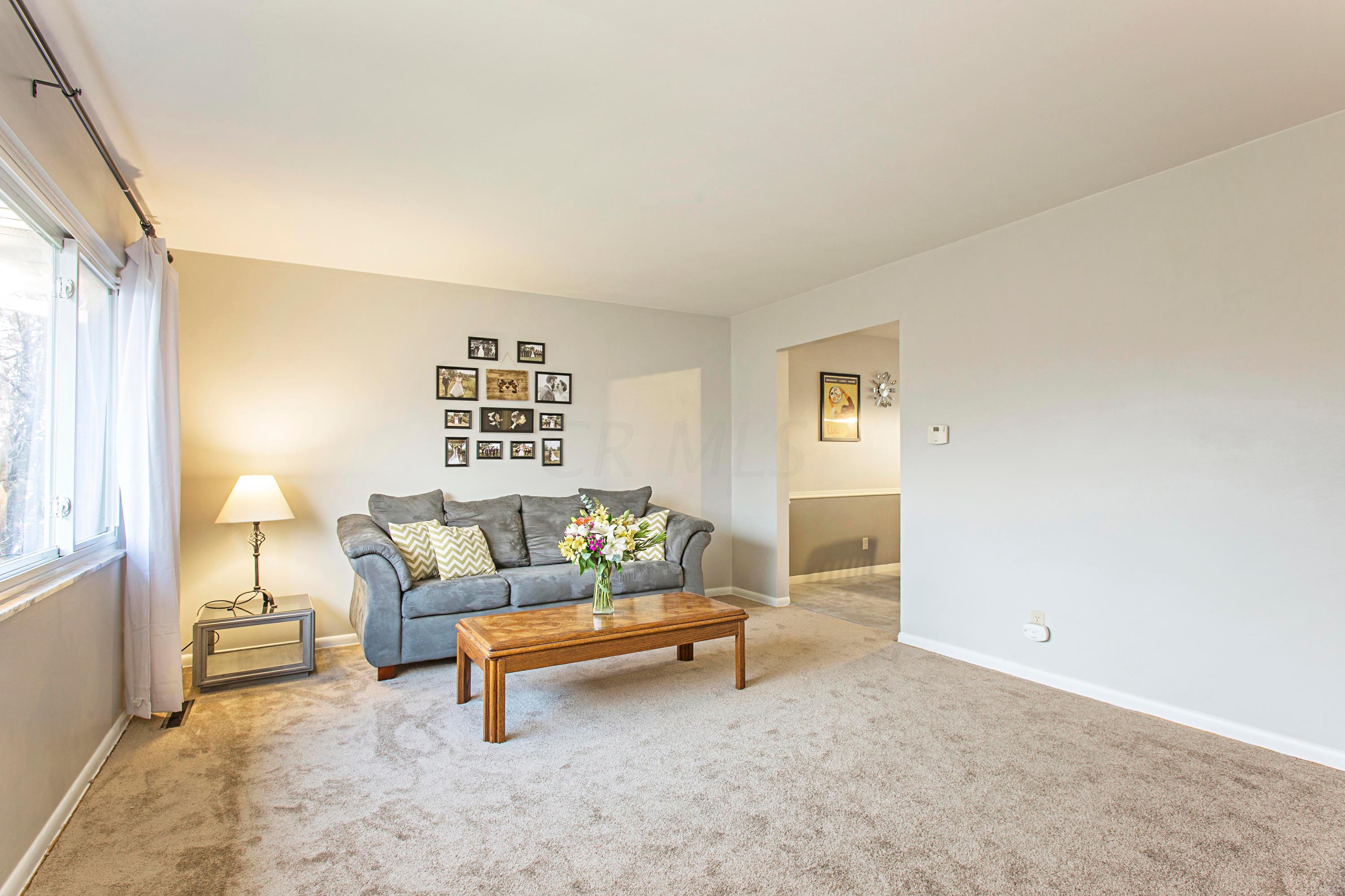 927 Garvey Road Columbus, OH 43229 - Photo 2 of 19 Gallery Image 2