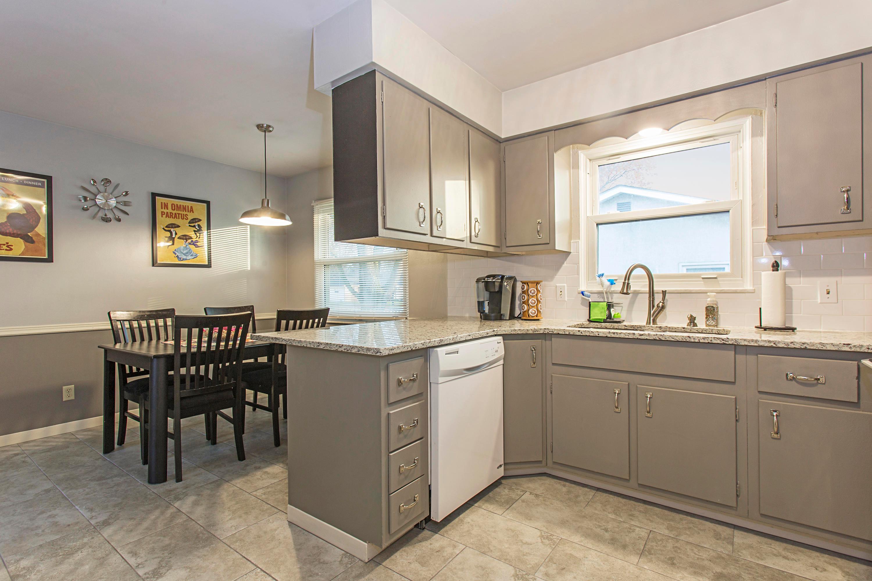927 Garvey Road Columbus, OH 43229 - Photo 7 of 19 Gallery Image 7