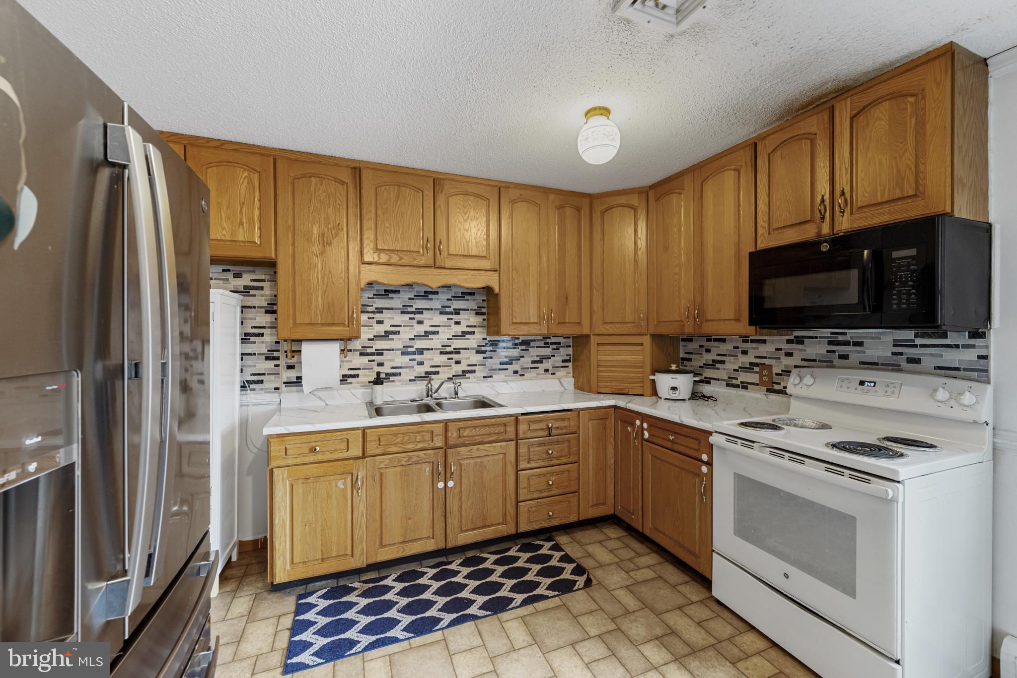 3973 Locust Grove Road Columbia, PA 17512 - Photo 8 of 25