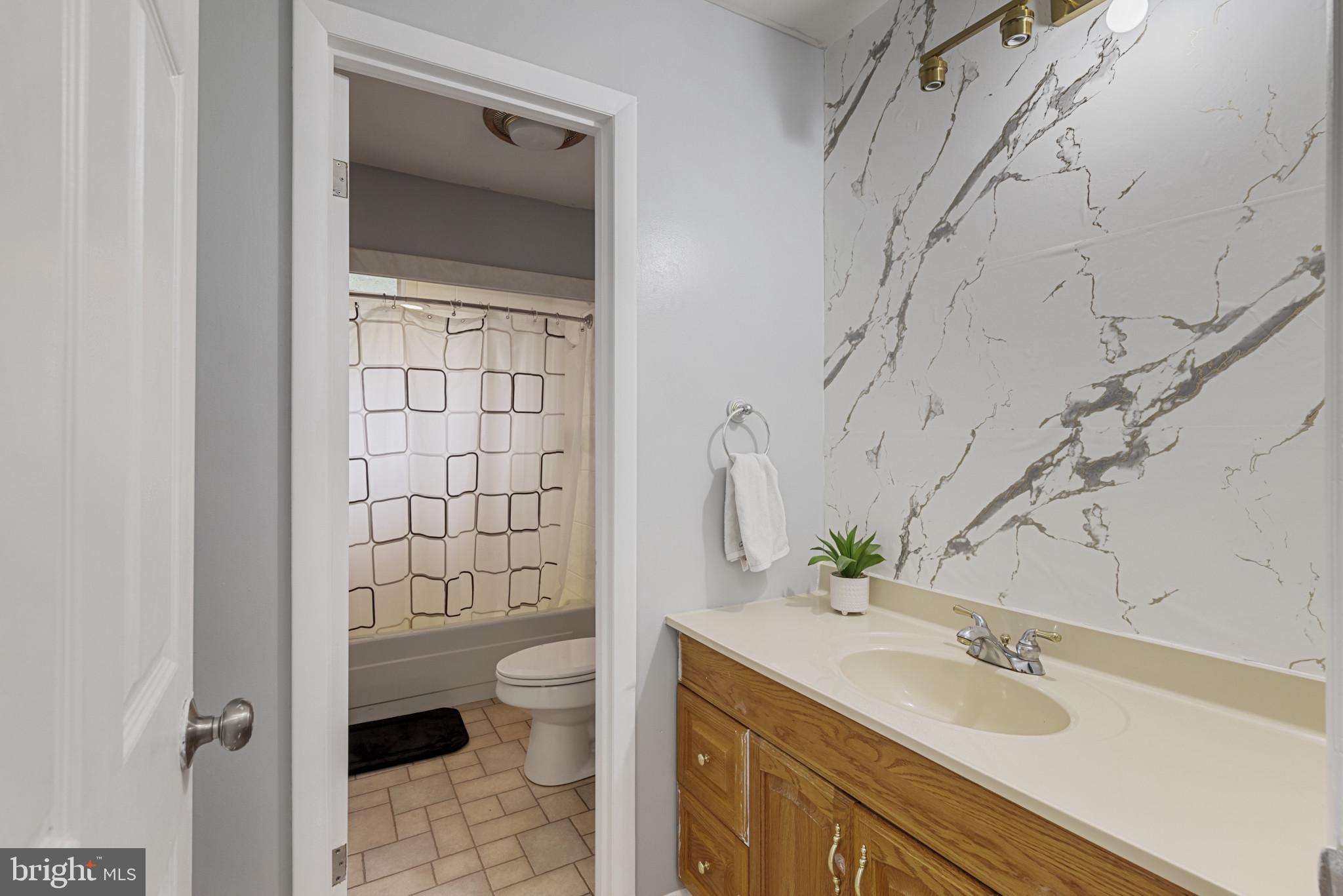 3973 Locust Grove Road Columbia, PA 17512 - Photo 9 of 25